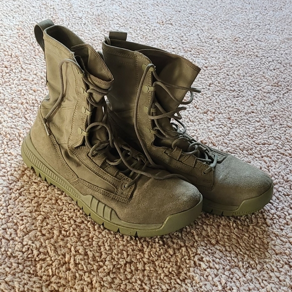 nike military style boots